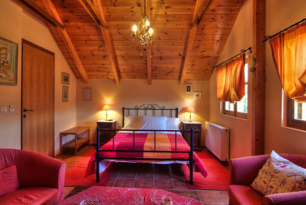 Nefeles Hotell Arachova Exteriör bild