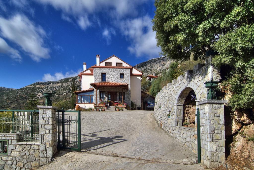 Nefeles Hotell Arachova Exteriör bild