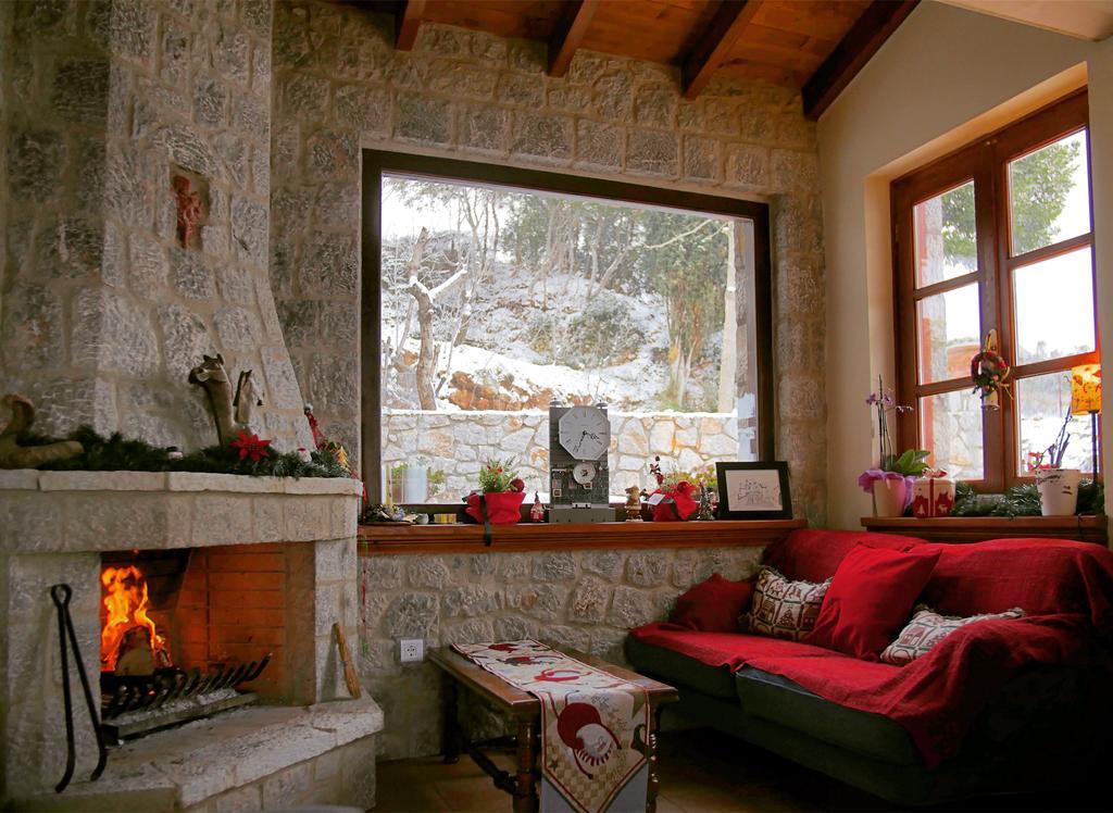 Nefeles Hotell Arachova Exteriör bild
